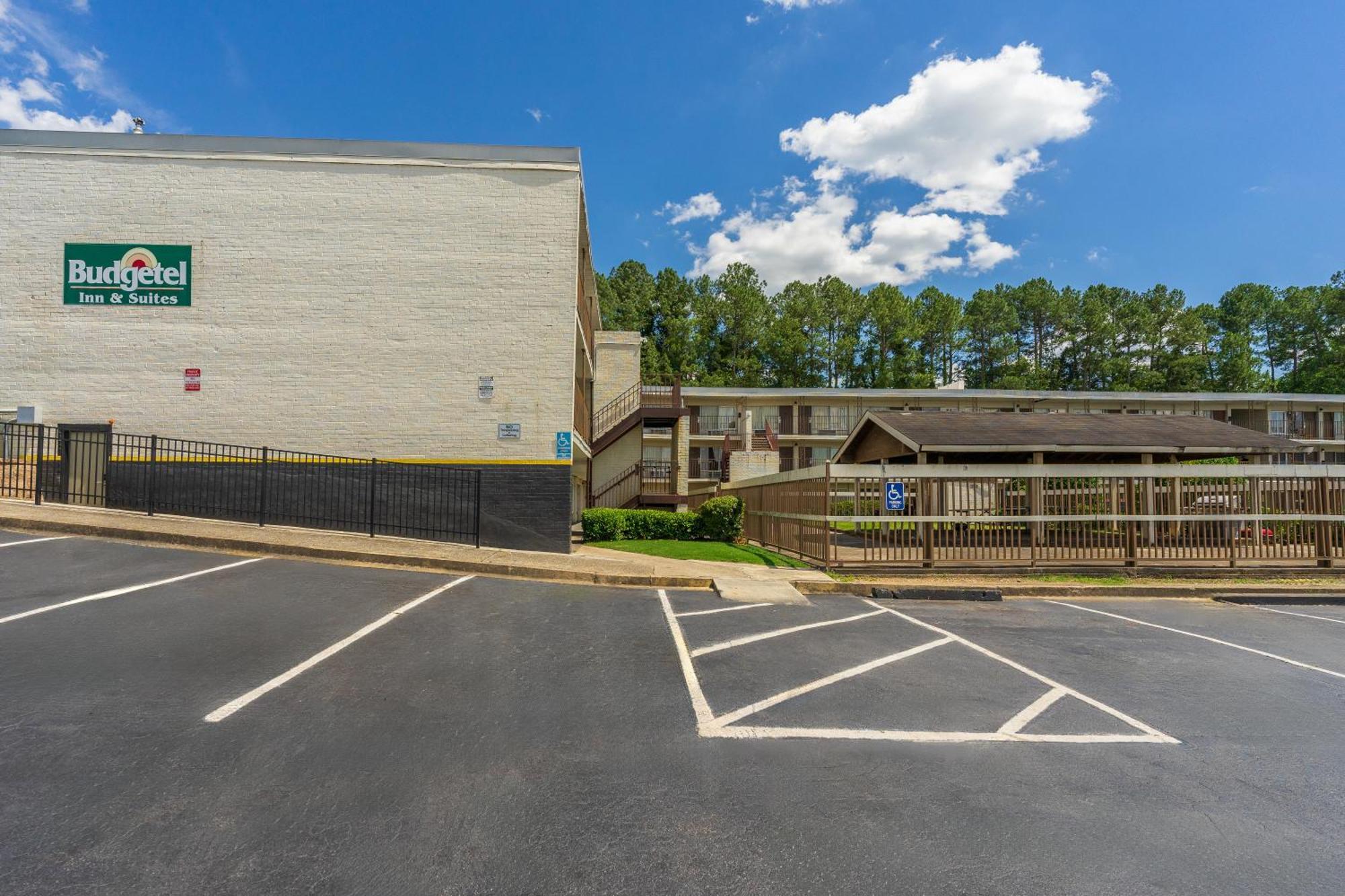 Budgetel Inn And Suites Lodge West Exterior foto