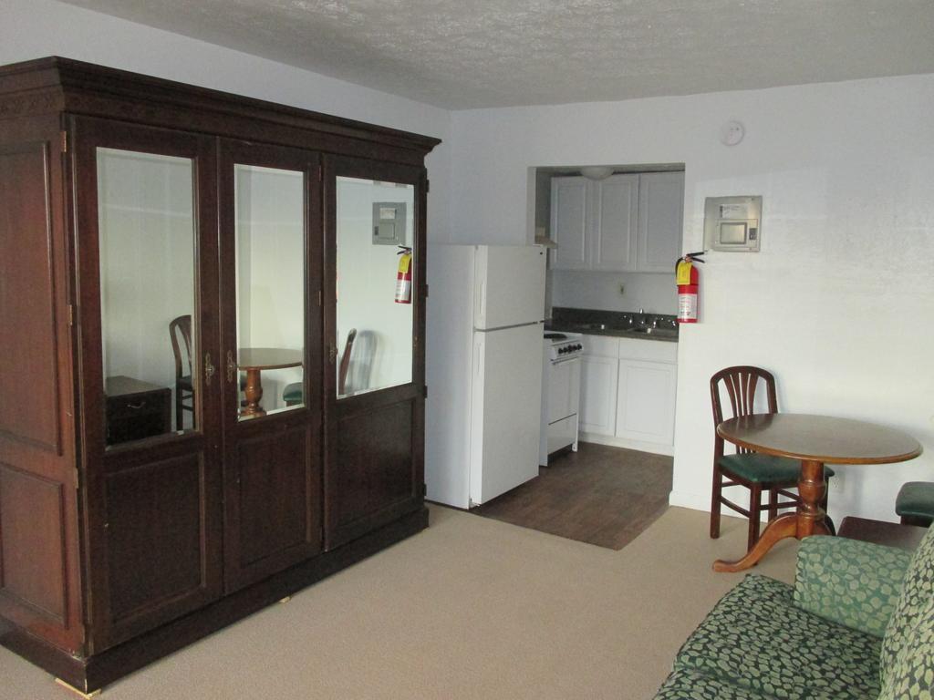 Budgetel Inn And Suites Lodge West Zimmer foto